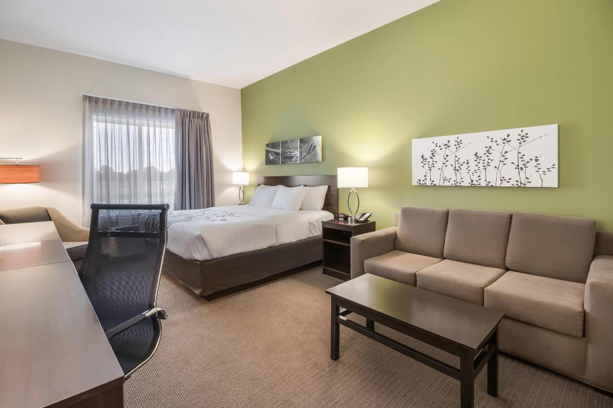 Sleep At Discovery Park Of America Hotel